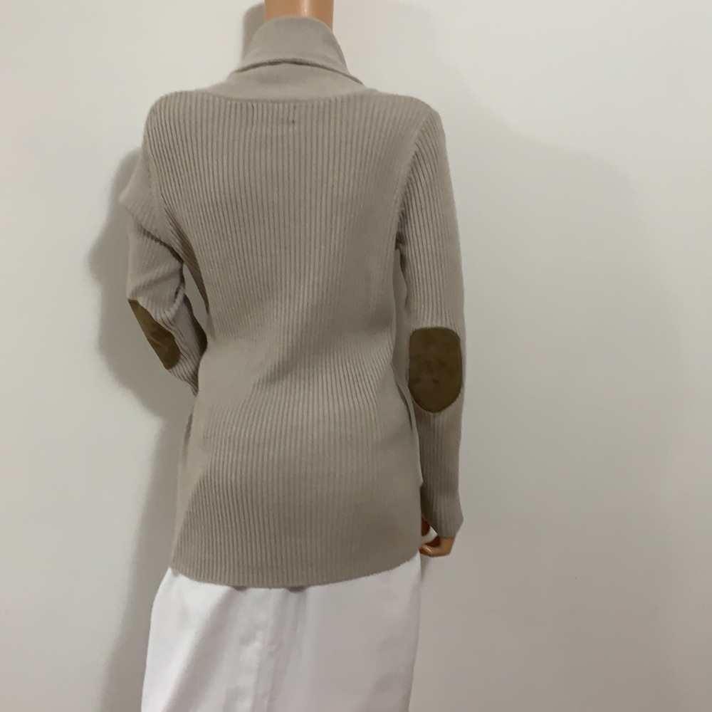 Cynthia Rowley Woman’s Sweater. - Picture 5 of 6